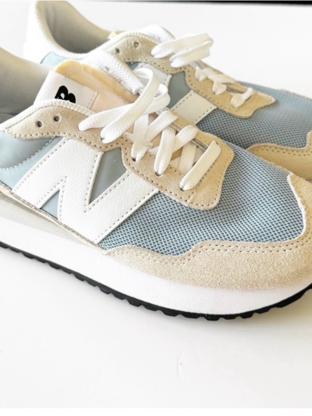 New Balance 237 Women's Sea Salt Ocean Baby Blue Suede Shoes Size 9 B - Picture 3 of 8